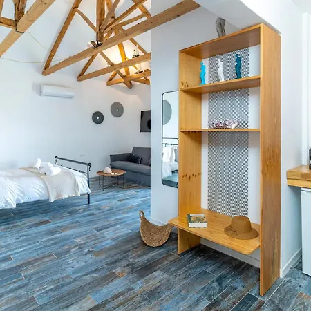 Islands View Hotel *