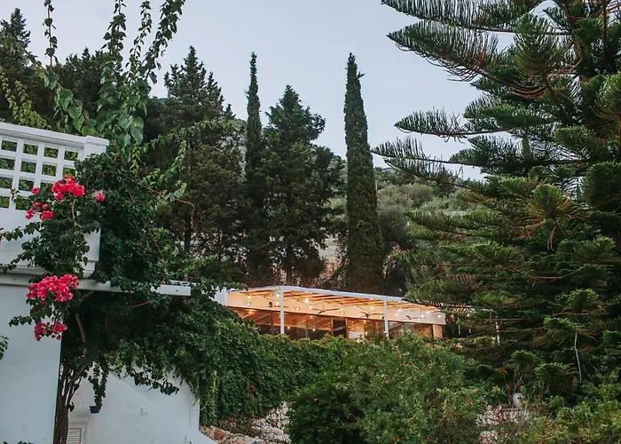 Islands View Hotel *